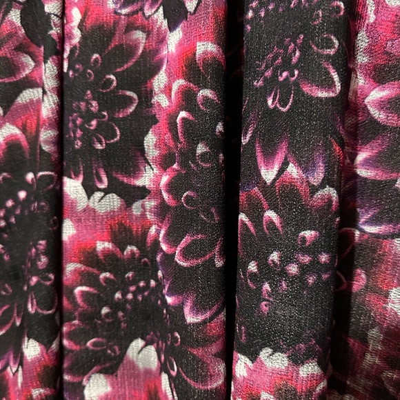 LuLaRoe Madison Pink Floral Skirt, Size: 2XL - Picture 2 of 4